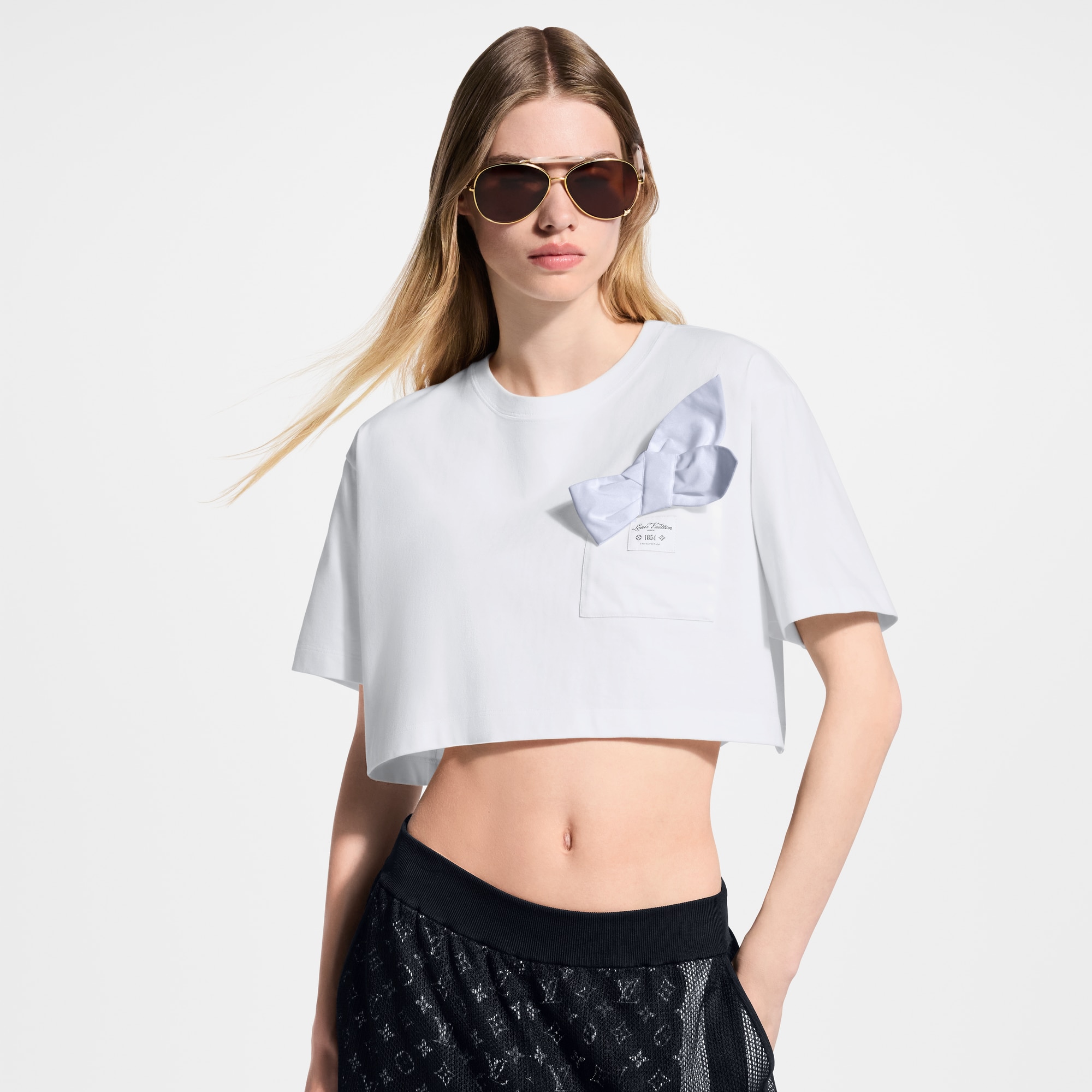 LOUIS VUITTON　ルイヴィトン　LVパッチクロップトップTシャツ　S リボンポケットクロップトップ ｜ルイ・ヴィトン 公式サイト - 1AKEMH